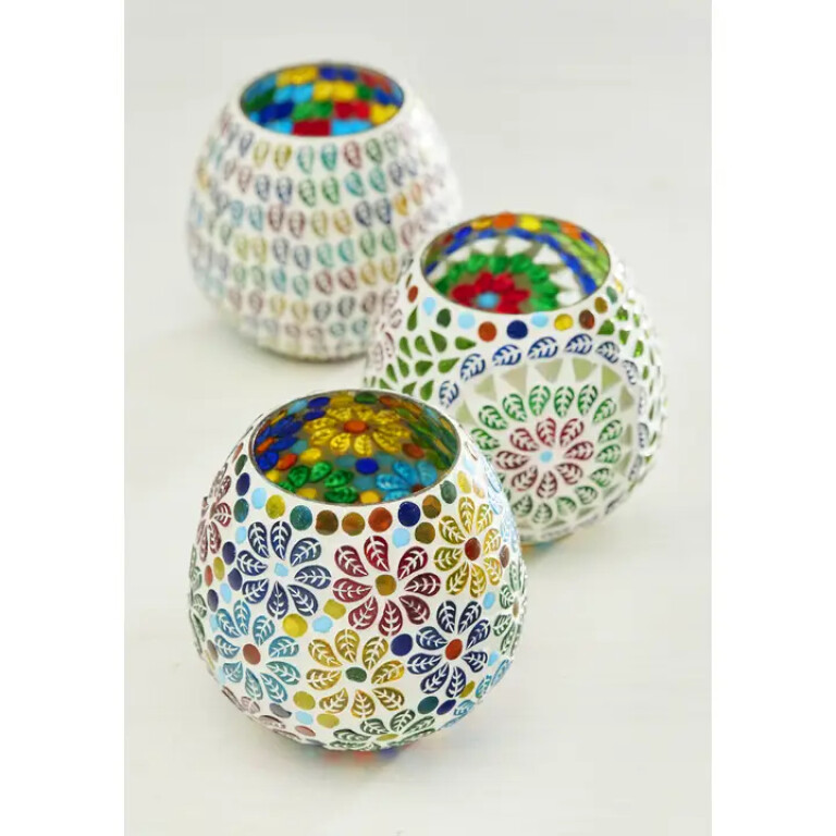 Teelichthalter aus recyceltem Glas, nachhaltige Deko, Fair-Trade Kerzenhalter, Mosaik Teelicht, Glas Teelicht bunt, Outdoor Teelichthalter, ethisch hergestellte Wohnaccessoires, bunte Windlichter
